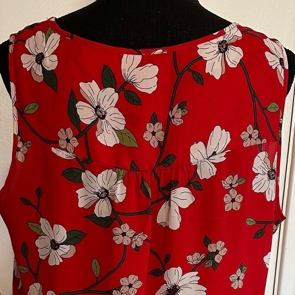 3x25* Chelsea & Theodore Women's Sleeveless Red White Floral Print Hi-Low Hem - Picture 9 of 15